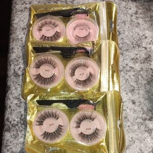 2/$10 Glamorous Eyelash Set with Applicator